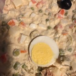 Condis - Para ser comprada, una ensaladilla muy digna que te saca del típico aprieto de no tener nada para comer.
