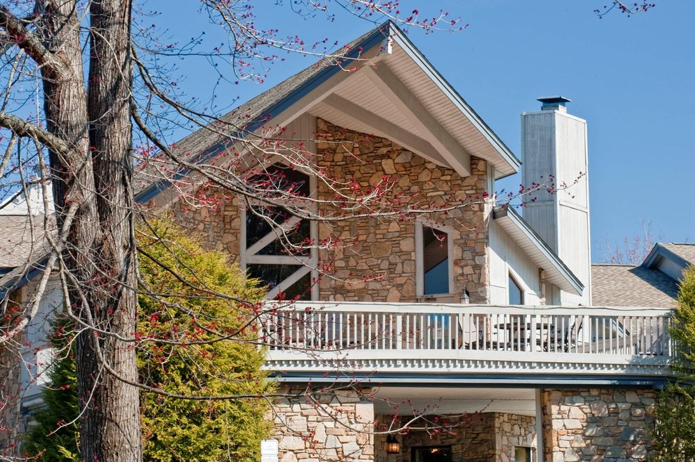 COLLEGE WALK SENIOR LIVING COMMUNITY Updated September 2024 18