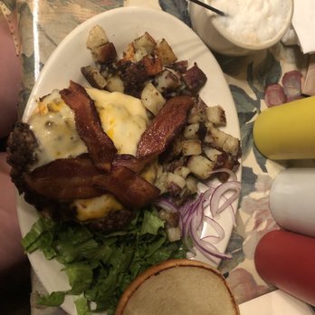 Mud Street Cafe - Bacon cheeseburger - Cafes Near Me - Eureka Springs, Arkansas Mud Street Cafe - Bacon cheeseburger - Cafes Near Me - Eureka Springs, Arkansas