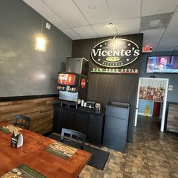 Vicente’s pizzeria - Dinning room available come and let us serve you with a good and fresh pizza