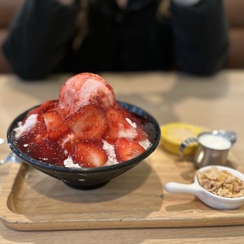 UC Dessert - strawberry bingsu - Desserts Near Me - Oakland, California