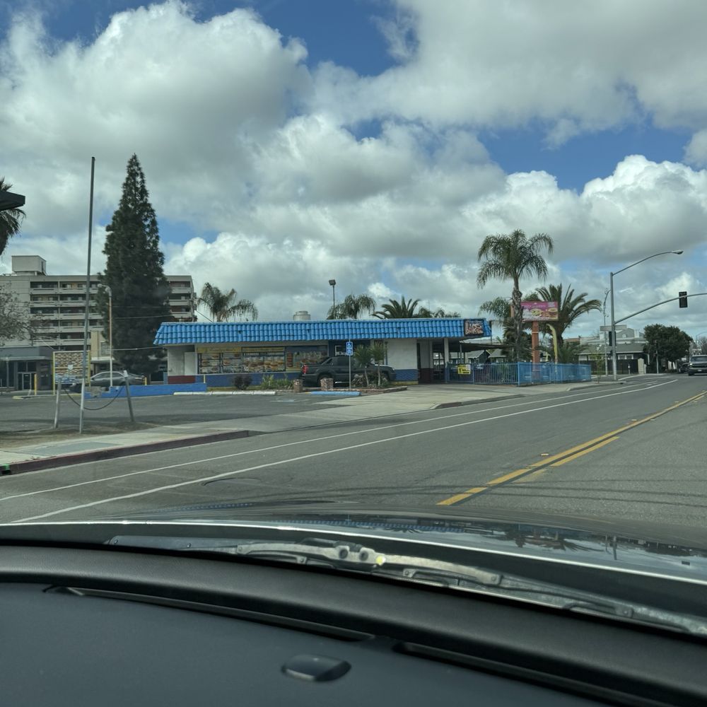 Frosty Queen - Pulling up.... - Burgers Near Me - Fresno, California Frosty Queen - Pulling up.... - Burgers Near Me - Fresno, California