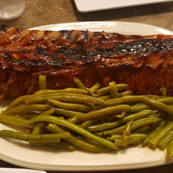 Paul's Steakhouse - a plate of ribs and green beans - Lounges Near Me - Helen, Georgia Paul's Steakhouse - a plate of ribs and green beans - Lounges Near Me - Helen, Georgia