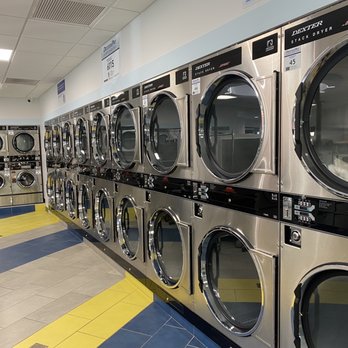 Wash Zone - These are some fancy machines!!!! - Laundromat Near Me - Tampa, Florida