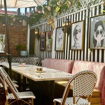 26 Beach Restaurant - March 22, 2025 | Saturday | Eclectic outdoor patio! - New American Near Me - Venice, California