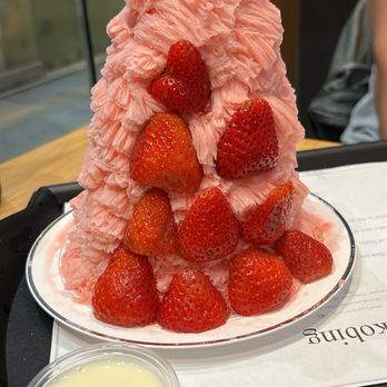Oakobing - Strawberry Shaved Ice - Shaved Ice Near Me - Los Angeles, California