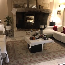 Hôtel de l'Atelier - Sitting area with complimentary tea and cookies