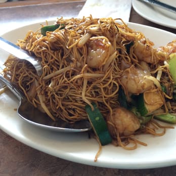 Absolutely Chinese Restaurant - Shrimp Lo Mein w/ substituted Chow Fun noodles - Chinese Near Me - Rolling Meadows, Illinois Absolutely Chinese Restaurant - Shrimp Lo Mein w/ substituted Chow Fun noodles - Chinese Near Me - Rolling Meadows, Illinois
