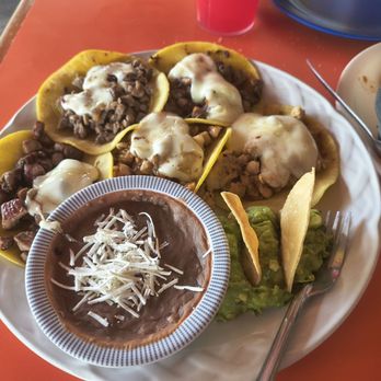 Carnitas Michoacán - Taco platter - Mexican Near Me - Cancún, ROO