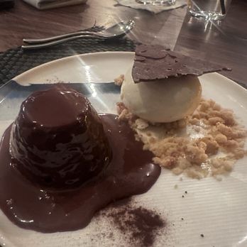 Q'tal Bar & Grill - Chocolate cake - New American Near Me - Kearny, New Jersey