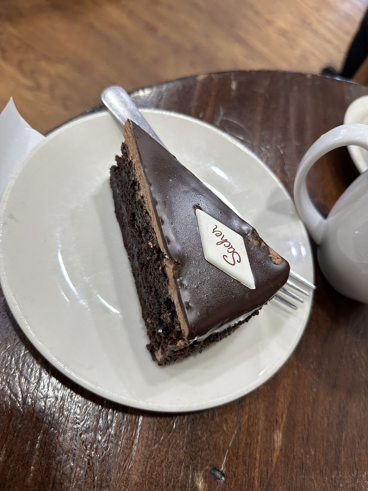 LA MADELEINE Updated July 2024 90 Photos & 153 Reviews 4101