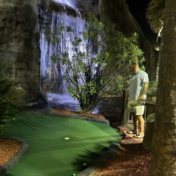 Molten Mountain - Course by the waterfall