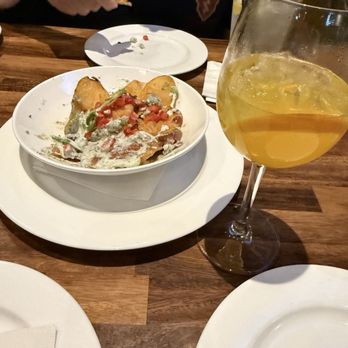 Marlow's Tavern - New American Near Me - Alpharetta, Georgia