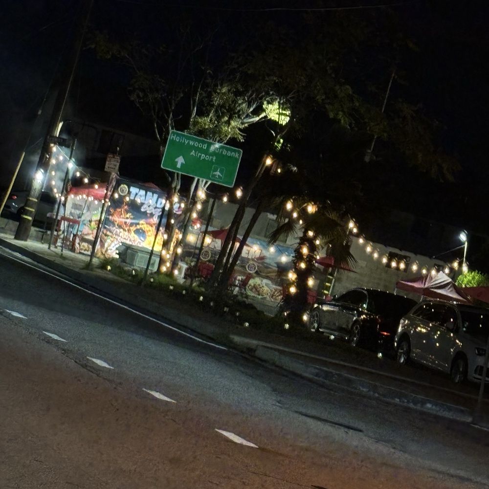 Tan Dem BBQ - Cute outside spot - Barbeque Near Me - Burbank, California Tan Dem BBQ - Cute outside spot - Barbeque Near Me - Burbank, California