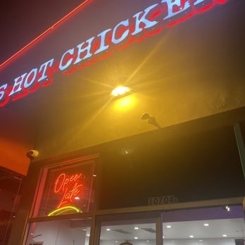 Dave's Hot Chicken - Chicken Shop Near Me - Culver City, California