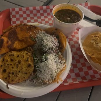 Amigos Birria Tacos - Food Trucks Near Me - Venice Beach, California