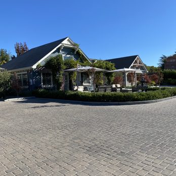 Sonoma Bungalows - Common area with fire pits - Hotels Near Me - Sonoma, California Sonoma Bungalows - Common area with fire pits - Hotels Near Me - Sonoma, California