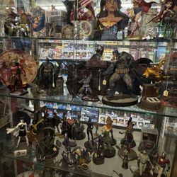 Silver Moon Comics and Collectibles