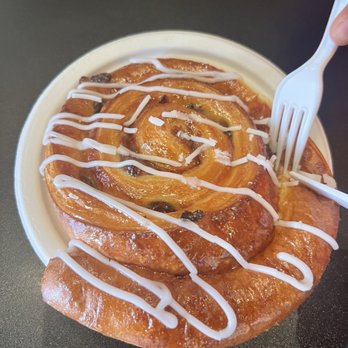 The French Bakery - Cinnamon roll - Bakeries Near Me - Redmond, Washington The French Bakery - Cinnamon roll - Bakeries Near Me - Redmond, Washington