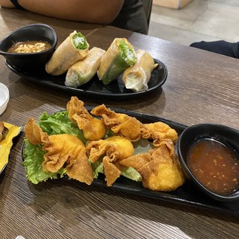Love Pho Cafe - Wonton & veggie rolls - Vietnamese Near Me - Oxnard, California Love Pho Cafe - Wonton & veggie rolls - Vietnamese Near Me - Oxnard, California