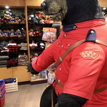 Souvenirs du Lys - Gift Shops Near Me - Quebec City, Quebec