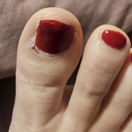 See the cut onmy cuticle and the polish is way too thick