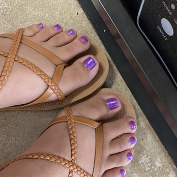 Chic Nails - My feet may not be cute but my toesies are thanks to Lexi - Nail Salons Near Me - Hilo, Hawaii