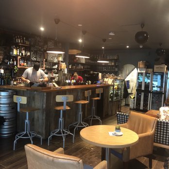 Vågal Kaffe og Vin - Cozy stop for kaffe (coffee), vin (wine) og øl (beer) - Wine Bars Near Me - Bergen, 12