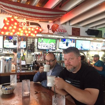 Mutt Lynch's - Pubs Near Me - Newport Beach, California
