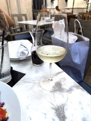 J.Theodore Restaurant & Bar by null