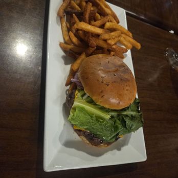 Kenzie's - Cheeseburger - Cocktail Bars Near Me - Celebration, Florida