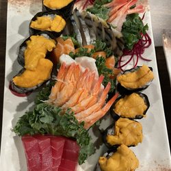 Itacho Sushi - Assorted Sashimi and Uni