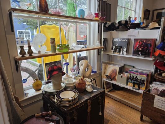Strawberry Banke Antique and Vintage Shop by null