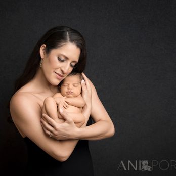 ANI Portraits - Newborn Photography Los Angeles | newborn baby in mom's arms | Ani Portraits https://www.aniportraits.com - Session Photography Near Me - Glendale, California