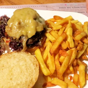 Cool Bun - I Burger avec oignon caramélisés - Burgers Near Me - Saint-Gilles, BRU Cool Bun - I Burger avec oignon caramélisés - Burgers Near Me - Saint-Gilles, BRU