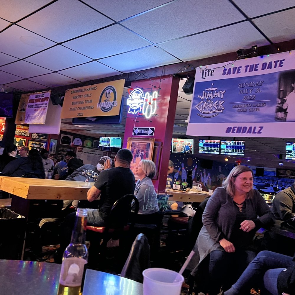 Classic Lanes Greenfield - Enjoying the band - Bowling Near Me - Milwaukee, Wisconsin Classic Lanes Greenfield - Enjoying the band - Bowling Near Me - Milwaukee, Wisconsin