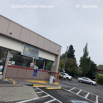 East Burnside 76 - Outside of the 76 on East Burnside - Gas Stations Near Me - Portland, Oregon East Burnside 76 - Outside of the 76 on East Burnside - Gas Stations Near Me - Portland, Oregon