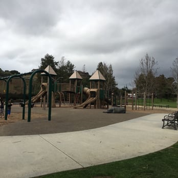 Barkley Field - Quiet clean park with restrooms right off of 280. - Parks Near Me - Woodside, California Barkley Field - Quiet clean park with restrooms right off of 280. - Parks Near Me - Woodside, California