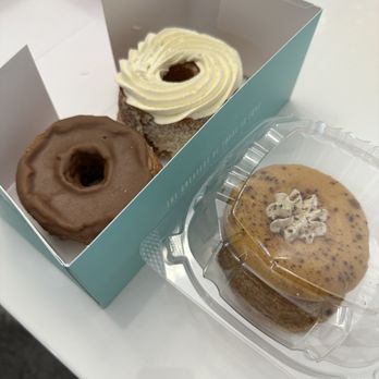 Five Daughters Bakery - Chocolate Sea Salt, Vanilla Cream, Pumpkin Spice Latte 100 Layer Donuts - Donuts Near Me - Atlanta, Georgia