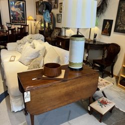 Attico - Beautiful antique drop leaf table. I loved so much took it home!:)