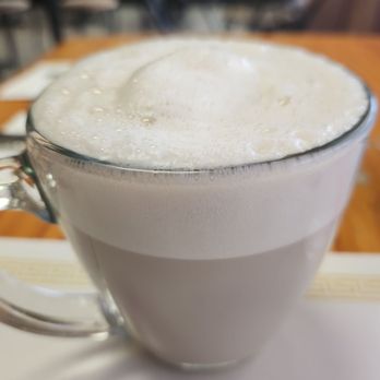 Beverliz Cafe - Chai latte. Medium. They do not have small sizes unless you want in a small paper cup. - American Near Me - Beverly Hills, California