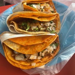 Tacos Y Tortas El Poblano - Birria tacos !!