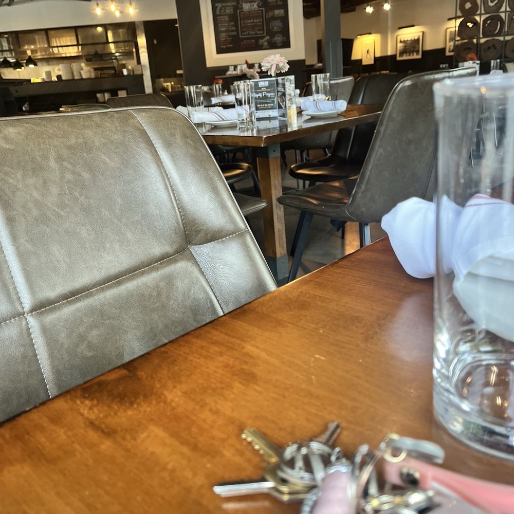 Brix Tavern - Tualatin - Breakfast & Brunch Near Me - Tualatin, Oregon