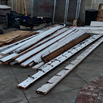 Mark Remove All Junk - Before. There was also a lot of wooden panels on the side not shown in here. - Junk Removal & Hauling Near Me Mark Remove All Junk - Before. There was also a lot of wooden panels on the side not shown in here. - Junk Removal & Hauling Near Me