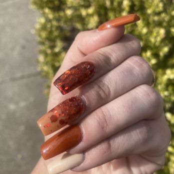 Yvonne's Nails - Fall/thanksgiving vibes by Van. Notice the straight profile on the thumb!? - Nail Salons Near Me - Fremont, California Yvonne's Nails - Fall/thanksgiving vibes by Van. Notice the straight profile on the thumb!? - Nail Salons Near Me - Fremont, California
