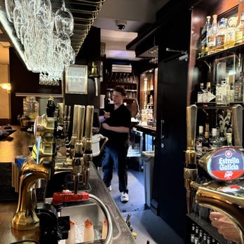 The Footman - Bar - Pubs Near Me - London, XGL The Footman - Bar - Pubs Near Me - London, XGL