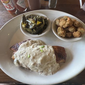 Cajun Yard Dog - Blackened Red Snapper with Bacon Jalapeño cream sauce - Cajun/Creole Near Me - Charlotte, North Carolina