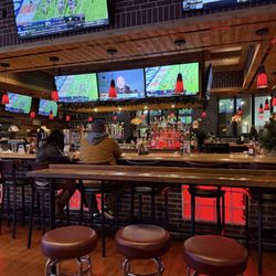 Beer Barrel Pizza & Grill - Bar