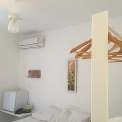 Angra dos Reis Botique Hotel - Small room with hangers