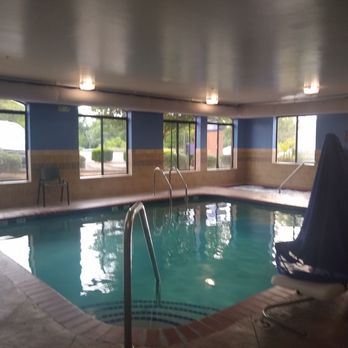 Sleep Inn & Suites Virginia Horse Center - Nice heated pool - Hotels Near Me - Lexington, Virginia